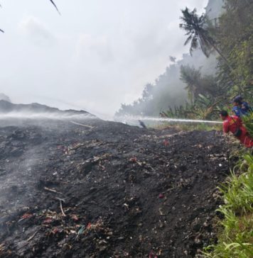 Kebakaran TPA Sente, Masuki Hari Ketiga Asap Masih Mengepul