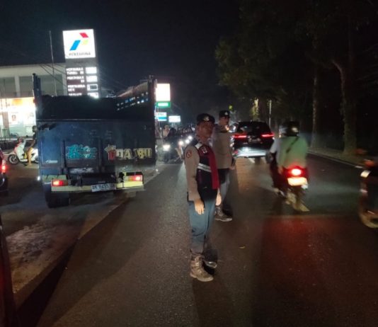 Keterlambatan Distribusi BBM Picu Kemacetan, Polsek Sukawati Siagakan Personel di 9 SPBU