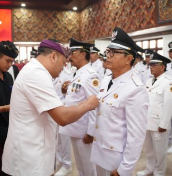 Lantik 26 Perbekel Terpilih, Bupati Gianyar Tekankan Sinergi Pembangunan Desa-Kabupaten
