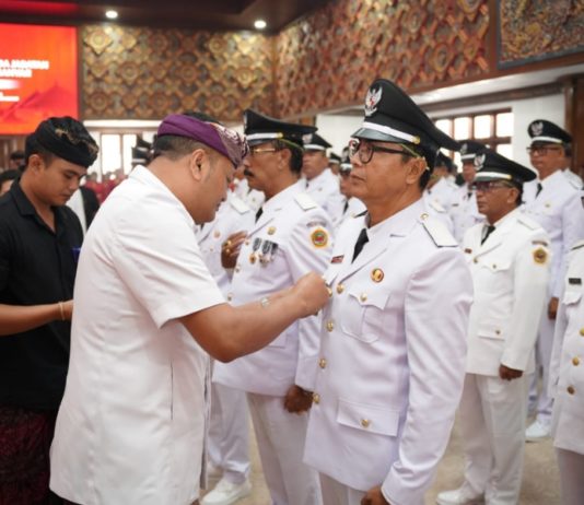 Lantik 26 Perbekel Terpilih, Bupati Gianyar Tekankan Sinergi Pembangunan Desa-Kabupaten
