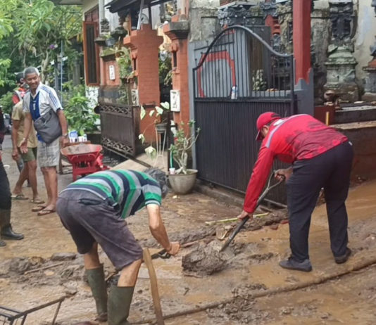 Longsor Terjang Tiga Rumah di Sanggulan, Satu Warga Luka