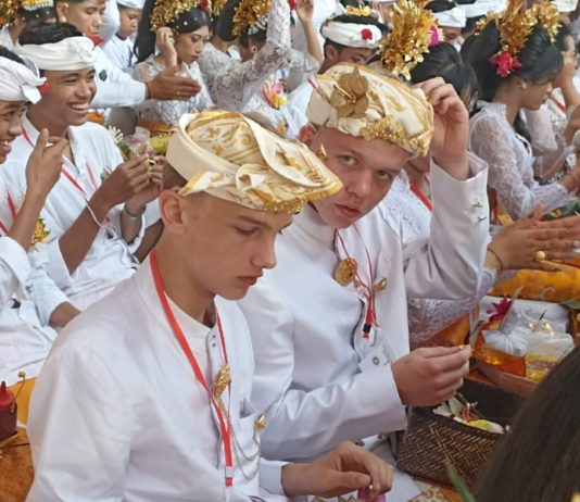 Matatah Massal PHDI Denpasar Diikuti 157 Peserta, Ada Dua WN Belanda