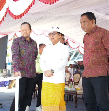 Megawati Bersama Pimpinan Bali dan Badung Tinjau Penanganan Abrasi Pantai Kuta
