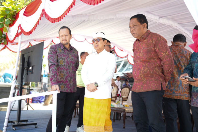 Megawati Bersama Pimpinan Bali Dan Badung Tinjau Penanganan Abrasi Pantai Kuta 2