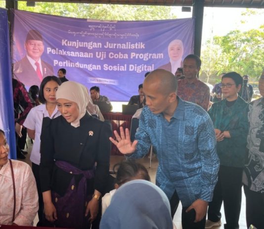 Menkomdigi Tinjau Pendataan Perlinsos di Legian, 50,52 Persen Sasaran di Bali Terdata