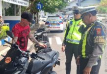 Operasi Patuh Agung di Kuta, Sejumlah WNA Tanpa Helm Ditilang