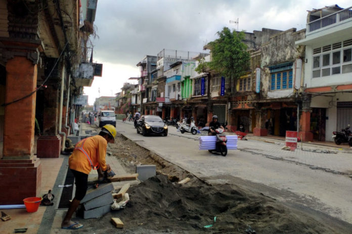 Penataan Trotoar Di Jalan Thamrin Dikeluhkan Tanpa Pengerukan Saluran, Ini Jawaban PUPR 1