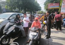 Percepat Distribusi BBM, Gubernur Koster Salurkan Kemasan 3 Liter di SPBU Pegok