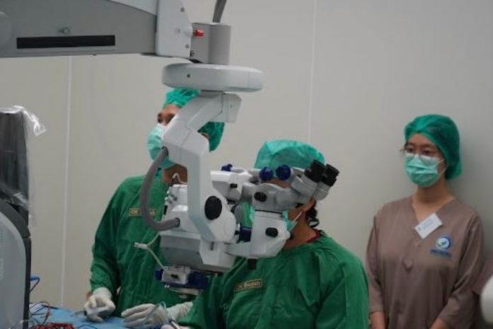 Peringatan World Sight Day, Puluhan Pasien Dioperasi Katarak Gratis 1