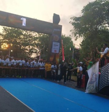 Peringati HUT TNI, Kodam IX/Udayana Gelar Prima Trail Run di Pantai Pandawa