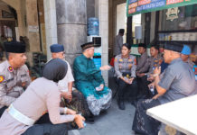 Perkuat Kamtibmas, Wakapolres dan Kapolsek Gianyar Gelar Jumat Keliling di Masjid Agung Al-A’la