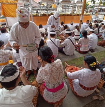 Persembahyangan Hari Raya Saraswati di Pura Jagatnatha, Pengempon Antisipasi Kepadatan di Malam Hari