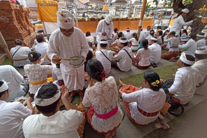 Persembahyangan Hari Raya Saraswati Di Pura Jagatnatha, Pengempon Antisipasi Kepadatan Di Malam Hari 1
