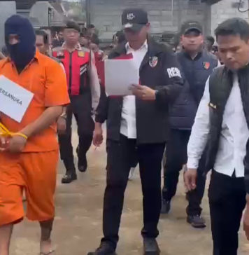 Polisi Gelar Rekontruksi Pembakaran Sopir Truk di Muncan