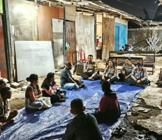 Polres Gianyar Binluh Warga NTT di Bitera, Imbau Jauhi Miras dan KDRT