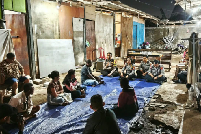 Polres Gianyar Binluh Warga NTT Di Bitera, Imbau Jauhi Miras Dan KDRT 1