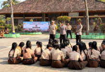 Polsek Blahbatuh Edukasi Siswa SMPN 2 Keramas Soal Tertib Lalu Lintas dan Peluang Pendidikan