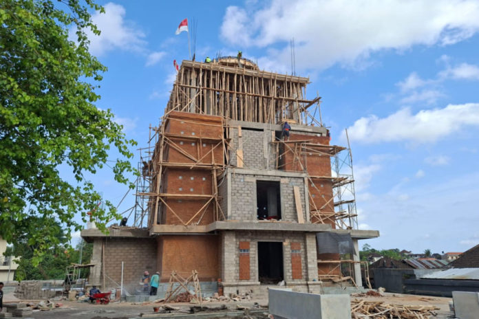 Progres Pembangunan Tugu Singasana Capai 50 Persen 1