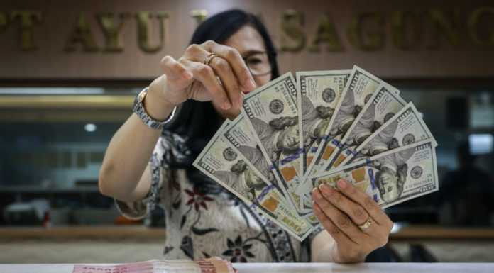 Rupiah Hari Ini, Nilai Tukar Kembali ke Rp18.000 per Dolar