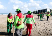 Sampah Kiriman Mengintai Pantai di Badung, 800 Personel dan 100 Dump Truck Disiagakan