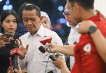 Sebut Stok Nasional Aman, Ini Kata Bahlil Soal Antrean BBM di Bali