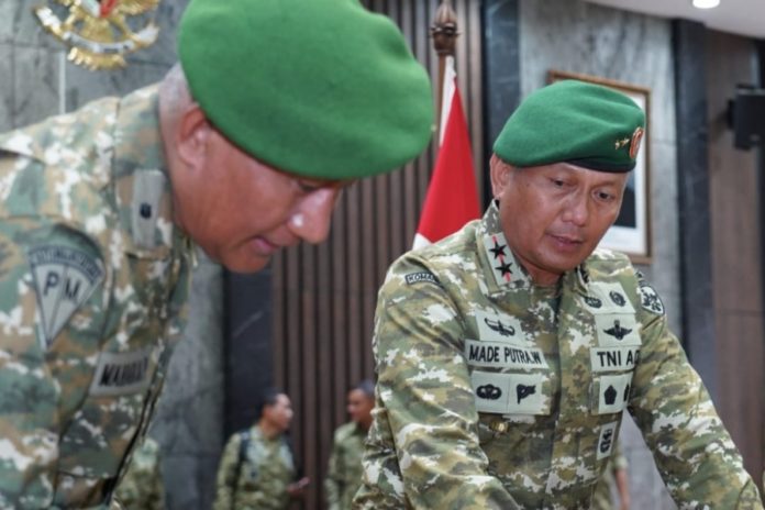 Sertijab Digelar Di Mabesad, Mayjen TNI Putra Widiastawa Jabat Pangdam IX/Udayana 1