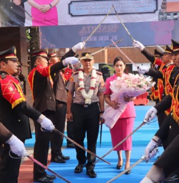 Sertijab Kapolresta Denpasar, Leonardo Serahkan Estafet Kepemimpinan ke Wayan Winaya