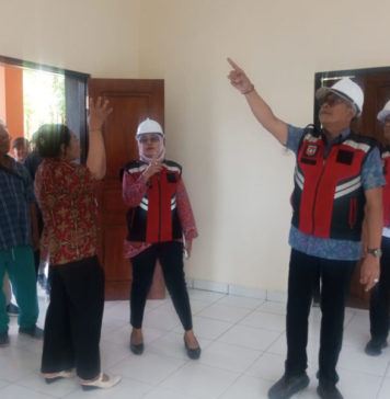 Sidak Revitalisasi SDN 1 dan SDN 2 Bukit, Bupati Gus Par Ingatkan Rekanan Utamakan Kualitas