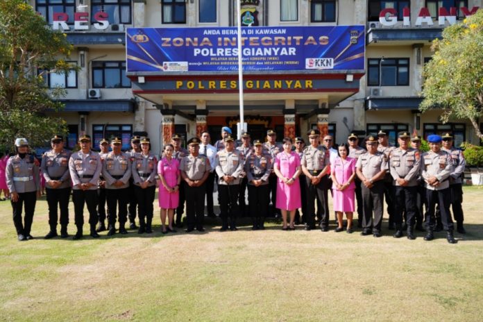 Tiga Personel Polres Gianyar Naik Pangkat Pengabdian 1