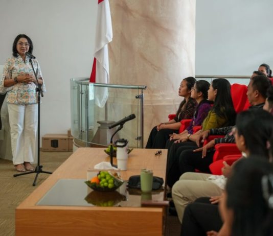 Tingkatkan Kualitas Pelayanan Publik, Bunda Literasi Digital Beri Motivasi Petugas BCC