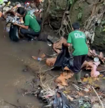 TPS Liar Masih Marak, Sampah Dua Truk Bersihkan Bantaran Yeh Dati