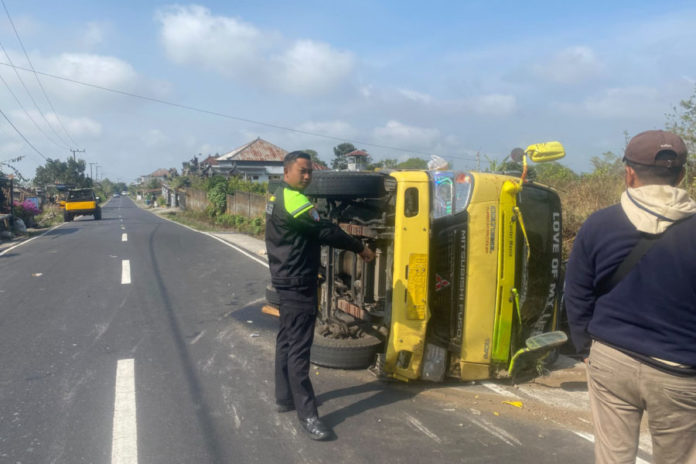 Truk Terbalik Di Kintamani, Satu Penumpang Meninggal Dunia 1