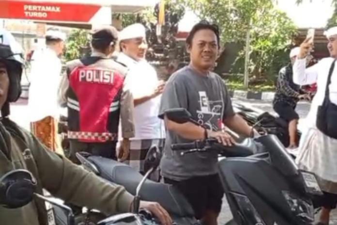 Urai Antrean Panjang Di SPBU, Komunitas Salurkan 1.857 Liter BBM Di Gianyar 1