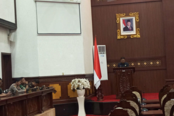 Wabup Agung Mayun Sampaikan Enam Ranperda Dan Nota Keuangan RAPBD Gianyar 2027 1